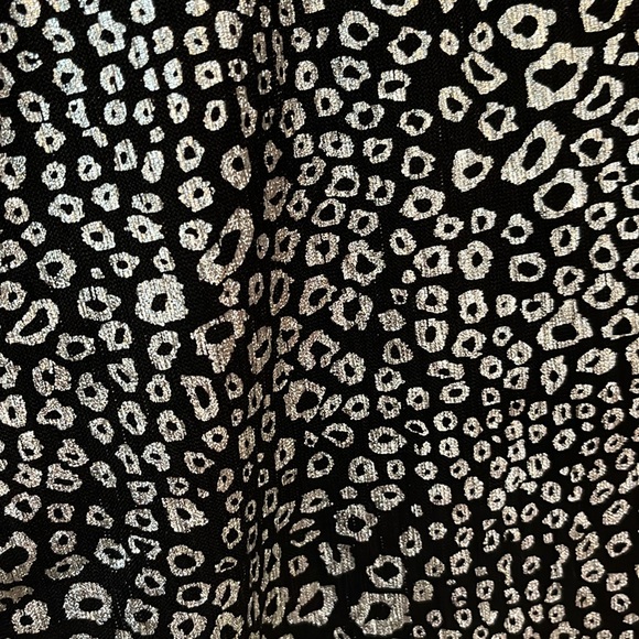 CECE BELL SLEEVE LINED METALIC BLOUSE. NWT. - Picture 4 of 10